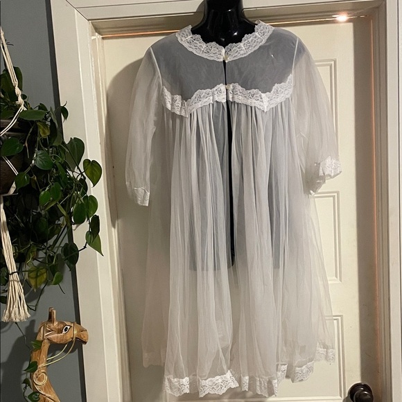 Other - Elegant White Lace Trim Nightgown new with tags